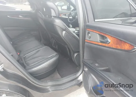 2019 Lincoln Nautilus Reserve z USA, uszkodzony, nr VIN 2LMPJ8L9XKBL13045